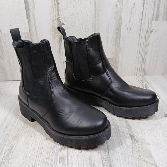 Dirty Laundry Black Ankle Boots with Chunky Sole and Elastic Side Panels #1419 - Picture 5 of 12